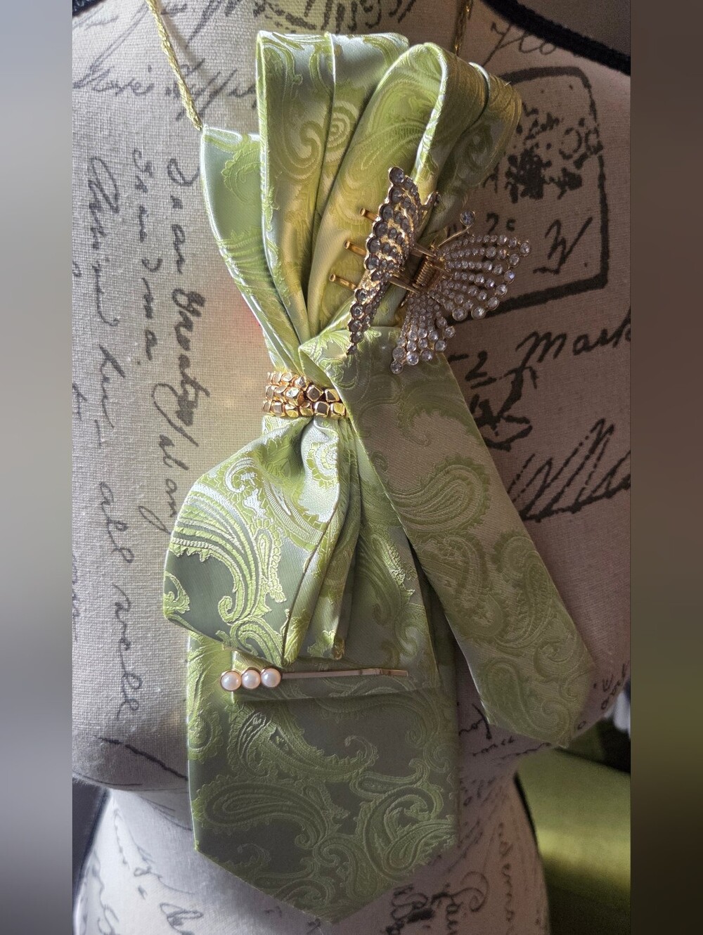 Lime Green Paisley TIE-NECKLACE
